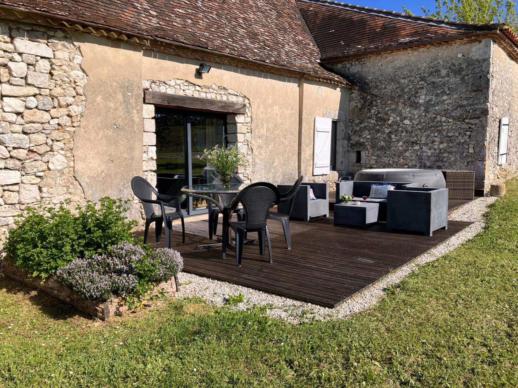 Perigourdine Avec Spa Et Vue Pomport Екстер'єр фото